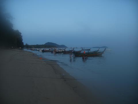 Bote am Rawai-Strand, Phuket, Thailand